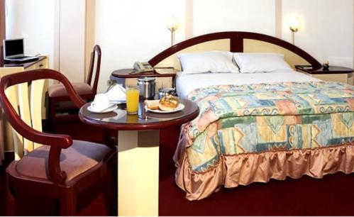 Americana Hotel Cochabamba Extérieur photo